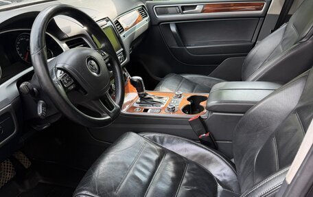Volkswagen Touareg III, 2011 год, 1 780 000 рублей, 8 фотография