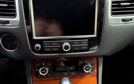 Volkswagen Touareg III, 2011 год, 1 780 000 рублей, 11 фотография
