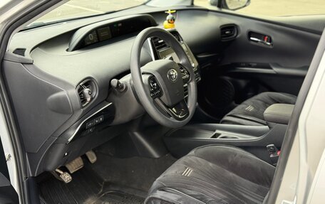 Toyota Prius IV XW50, 2020 год, 2 150 000 рублей, 11 фотография