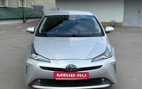 Toyota Prius IV XW50, 2020 год, 2 150 000 рублей, 3 фотография