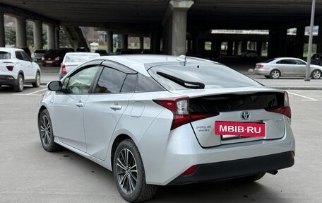 Toyota Prius IV XW50, 2020 год, 2 150 000 рублей, 6 фотография