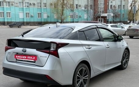 Toyota Prius IV XW50, 2020 год, 2 150 000 рублей, 7 фотография