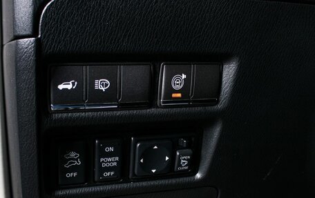 Nissan Patrol, 2013 год, 2 259 000 рублей, 13 фотография