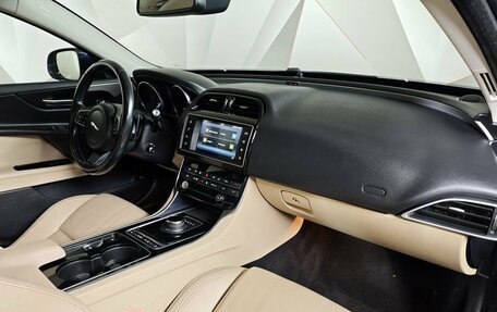 Jaguar XE I рестайлинг, 2016 год, 1 893 000 рублей, 13 фотография