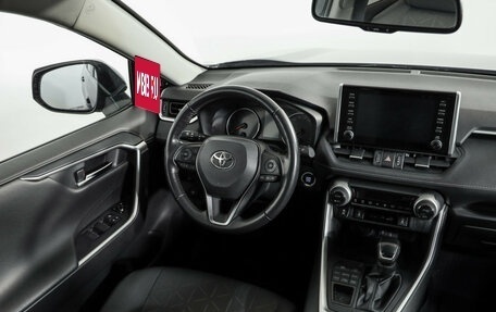 Toyota RAV4, 2021 год, 3 299 000 рублей, 9 фотография