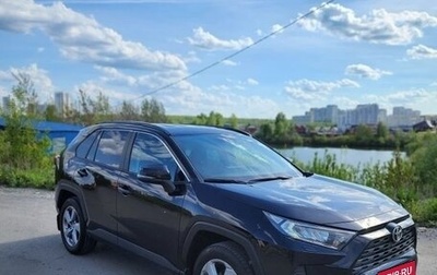 Toyota RAV4, 2021 год, 3 850 000 рублей, 1 фотография