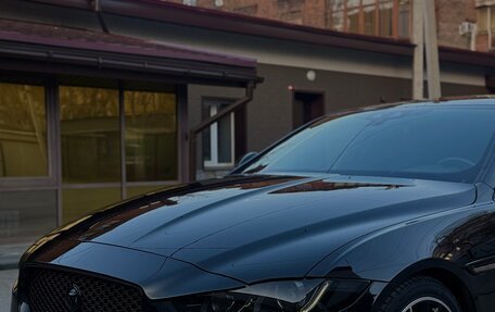 Jaguar XE I рестайлинг, 2016 год, 2 950 000 рублей, 4 фотография