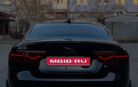 Jaguar XE I рестайлинг, 2016 год, 2 950 000 рублей, 8 фотография