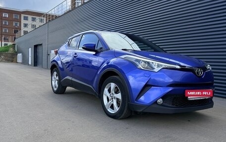 Toyota C-HR I рестайлинг, 2019 год, 2 550 000 рублей, 4 фотография