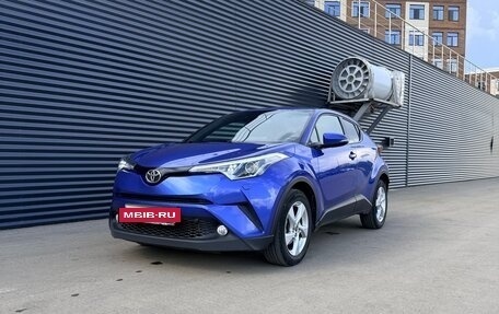 Toyota C-HR I рестайлинг, 2019 год, 2 550 000 рублей, 8 фотография