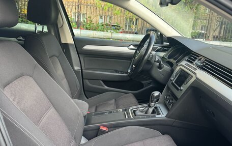 Volkswagen Passat B8 рестайлинг, 2015 год, 1 850 000 рублей, 9 фотография
