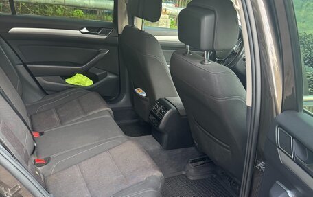 Volkswagen Passat B8 рестайлинг, 2015 год, 1 850 000 рублей, 10 фотография
