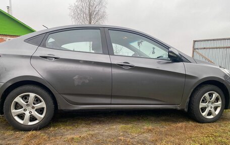 Hyundai Solaris II рестайлинг, 2011 год, 850 000 рублей, 2 фотография