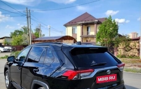 Toyota RAV4, 2021 год, 3 850 000 рублей, 2 фотография