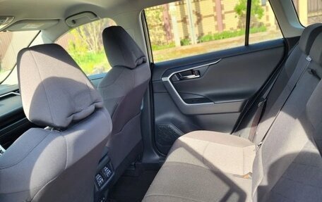Toyota RAV4, 2021 год, 3 850 000 рублей, 4 фотография
