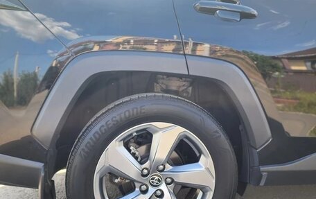 Toyota RAV4, 2021 год, 3 850 000 рублей, 6 фотография
