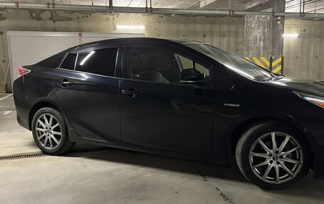 Toyota Prius IV XW50, 2017 год, 1 690 000 рублей, 7 фотография