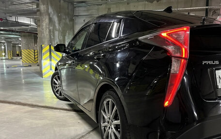 Toyota Prius IV XW50, 2017 год, 1 690 000 рублей, 10 фотография