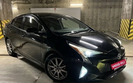 Toyota Prius IV XW50, 2017 год, 1 690 000 рублей, 6 фотография