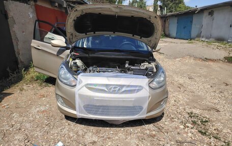 Hyundai Solaris II рестайлинг, 2014 год, 840 000 рублей, 2 фотография