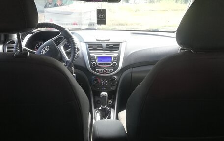 Hyundai Solaris II рестайлинг, 2014 год, 840 000 рублей, 14 фотография