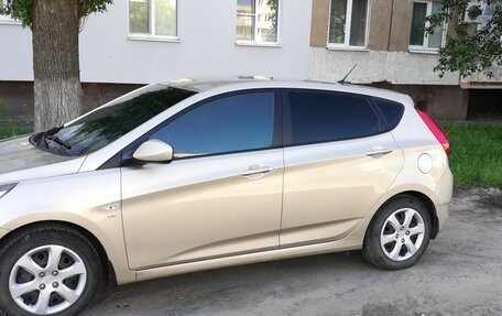 Hyundai Solaris II рестайлинг, 2014 год, 840 000 рублей, 18 фотография
