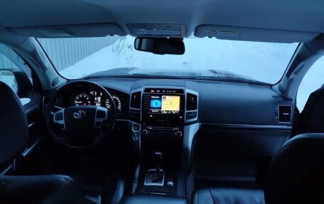 Toyota Land Cruiser 200, 2013 год, 4 700 000 рублей, 7 фотография
