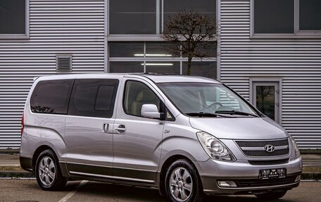 Hyundai Grand Starex Grand Starex I рестайлинг 2, 2015 год, 1 395 000 рублей, 3 фотография
