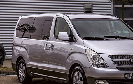 Hyundai Grand Starex Grand Starex I рестайлинг 2, 2015 год, 1 395 000 рублей, 8 фотография