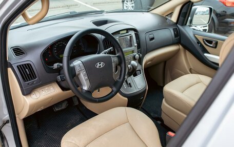Hyundai Grand Starex Grand Starex I рестайлинг 2, 2015 год, 1 395 000 рублей, 13 фотография