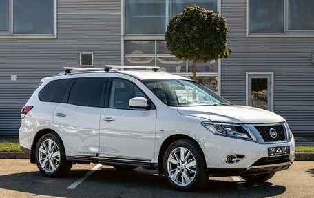 Nissan Pathfinder, 2016 год, 1 395 000 рублей, 3 фотография