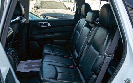 Nissan Pathfinder, 2016 год, 1 395 000 рублей, 17 фотография