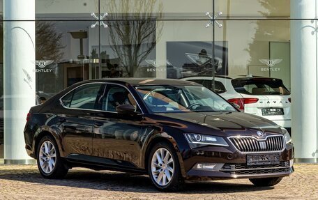 Skoda Superb III рестайлинг, 2018 год, 1 735 000 рублей, 3 фотография