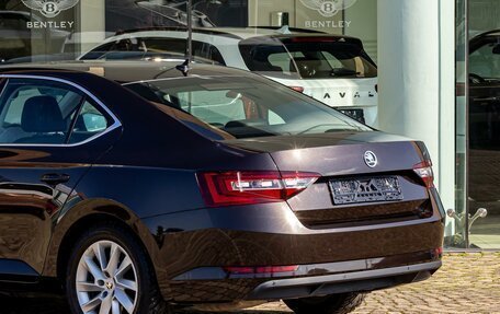 Skoda Superb III рестайлинг, 2018 год, 1 735 000 рублей, 10 фотография