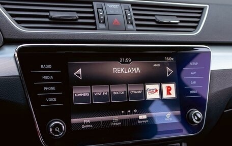 Skoda Superb III рестайлинг, 2018 год, 1 735 000 рублей, 14 фотография