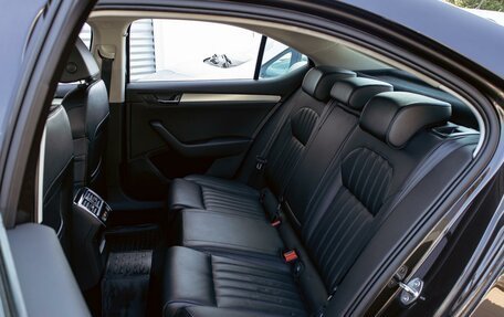 Skoda Superb III рестайлинг, 2018 год, 1 735 000 рублей, 17 фотография