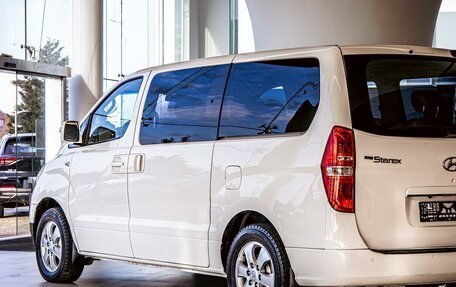 Hyundai Grand Starex Grand Starex I рестайлинг 2, 2015 год, 1 895 000 рублей, 8 фотография