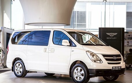 Hyundai Grand Starex Grand Starex I рестайлинг 2, 2015 год, 1 895 000 рублей, 3 фотография