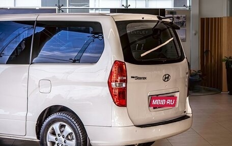 Hyundai Grand Starex Grand Starex I рестайлинг 2, 2015 год, 1 895 000 рублей, 10 фотография