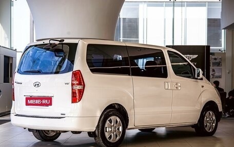 Hyundai Grand Starex Grand Starex I рестайлинг 2, 2015 год, 1 895 000 рублей, 6 фотография