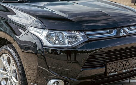 Mitsubishi Outlander III рестайлинг 3, 2014 год, 1 385 000 рублей, 8 фотография