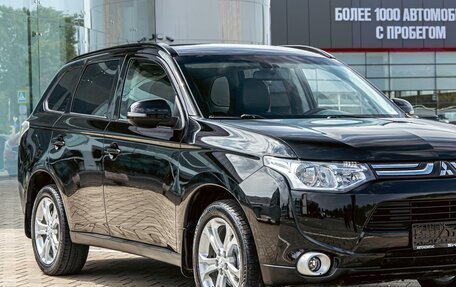 Mitsubishi Outlander III рестайлинг 3, 2014 год, 1 385 000 рублей, 7 фотография