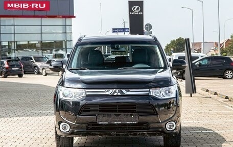 Mitsubishi Outlander III рестайлинг 3, 2014 год, 1 385 000 рублей, 2 фотография