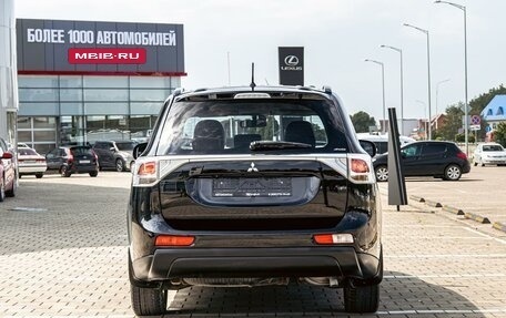 Mitsubishi Outlander III рестайлинг 3, 2014 год, 1 385 000 рублей, 5 фотография