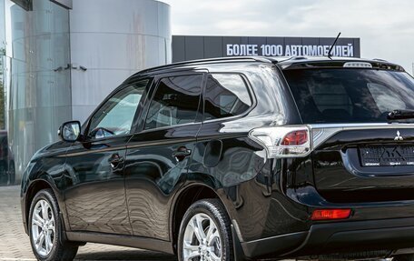 Mitsubishi Outlander III рестайлинг 3, 2014 год, 1 385 000 рублей, 9 фотография