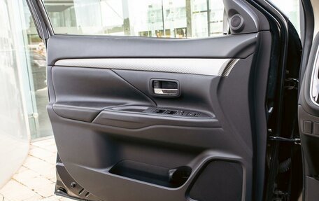 Mitsubishi Outlander III рестайлинг 3, 2014 год, 1 385 000 рублей, 12 фотография