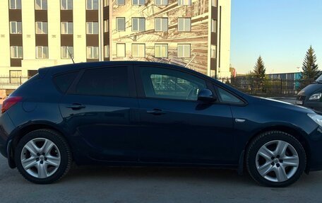 Opel Astra J, 2011 год, 830 000 рублей, 8 фотография