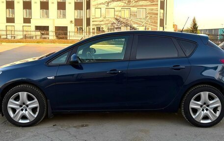 Opel Astra J, 2011 год, 830 000 рублей, 5 фотография