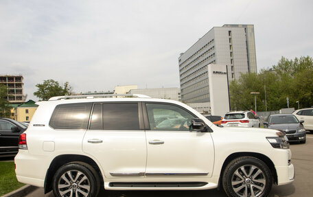 Toyota Land Cruiser 200, 2017 год, 7 398 000 рублей, 3 фотография
