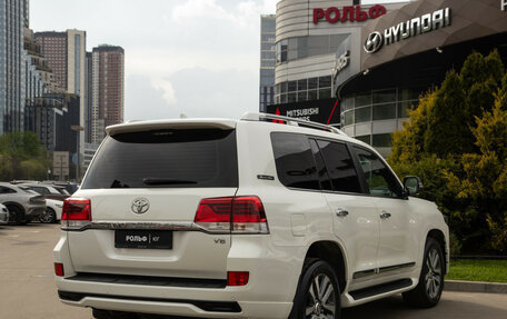 Toyota Land Cruiser 200, 2017 год, 7 398 000 рублей, 4 фотография